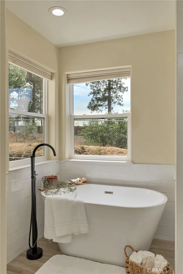 1610 Louie Lane Paradise, CA 95969