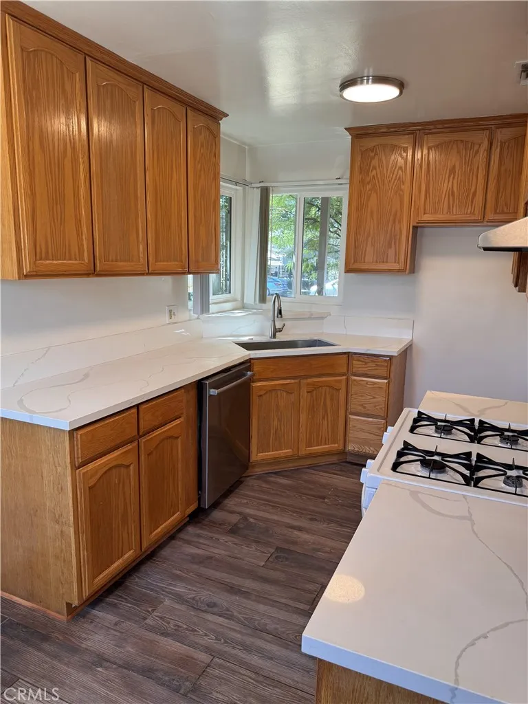 20146 Hartland Winnetka, CA 91306