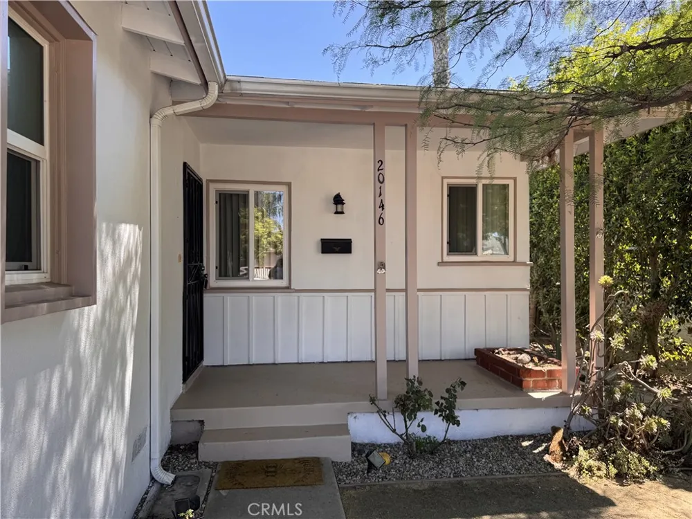 20146 Hartland Winnetka, CA 91306