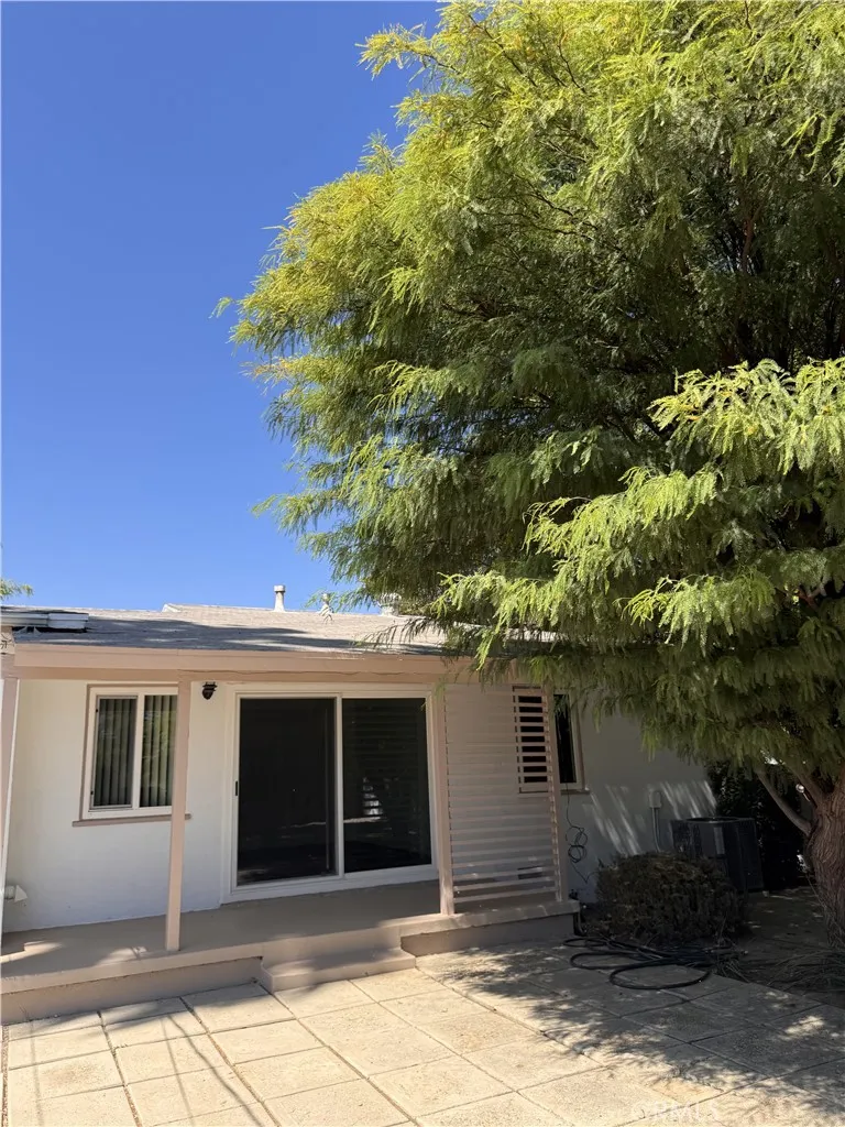 20146 Hartland Winnetka, CA 91306