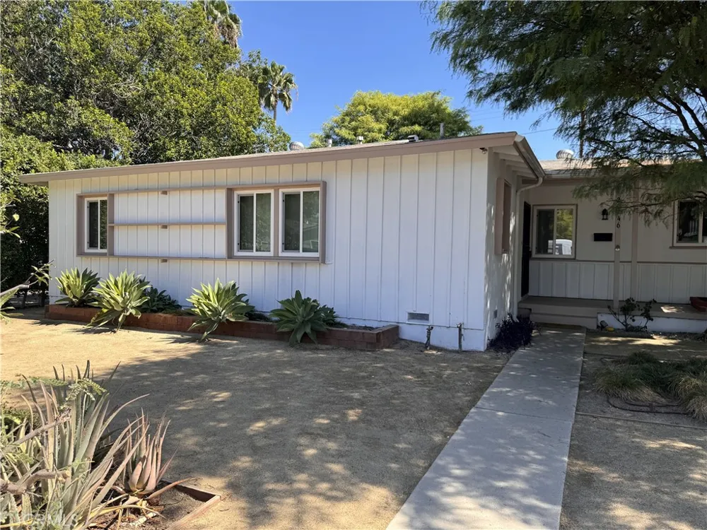 20146 Hartland Winnetka, CA 91306