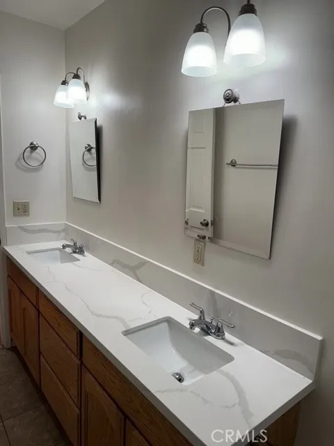 20146 Hartland Winnetka, CA 91306