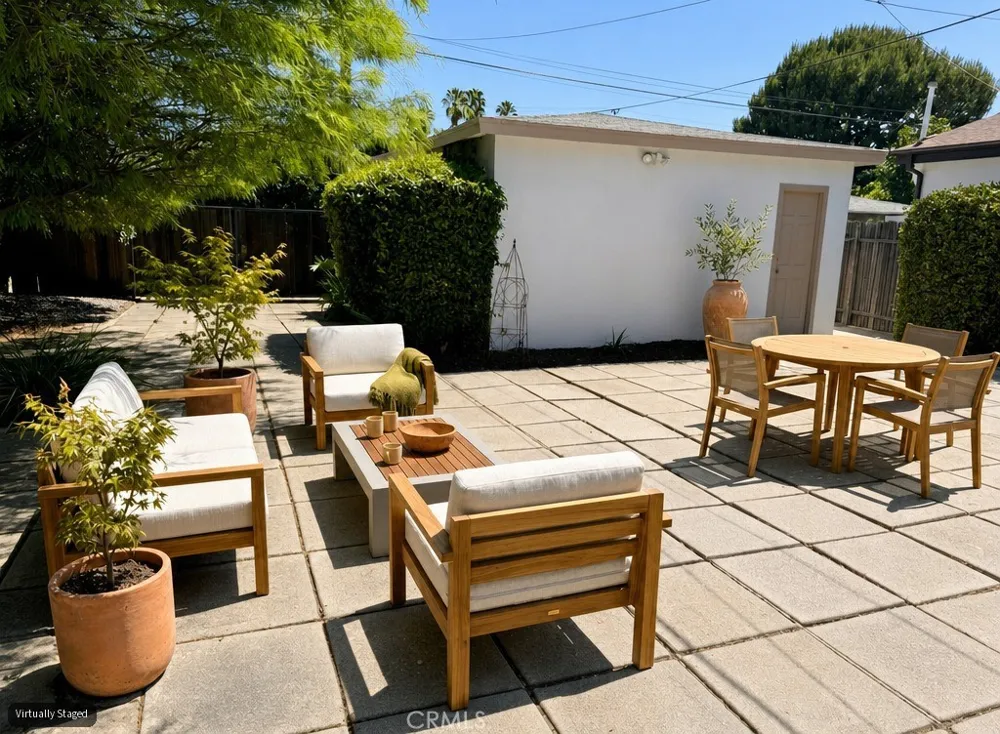 20146 Hartland Winnetka, CA 91306