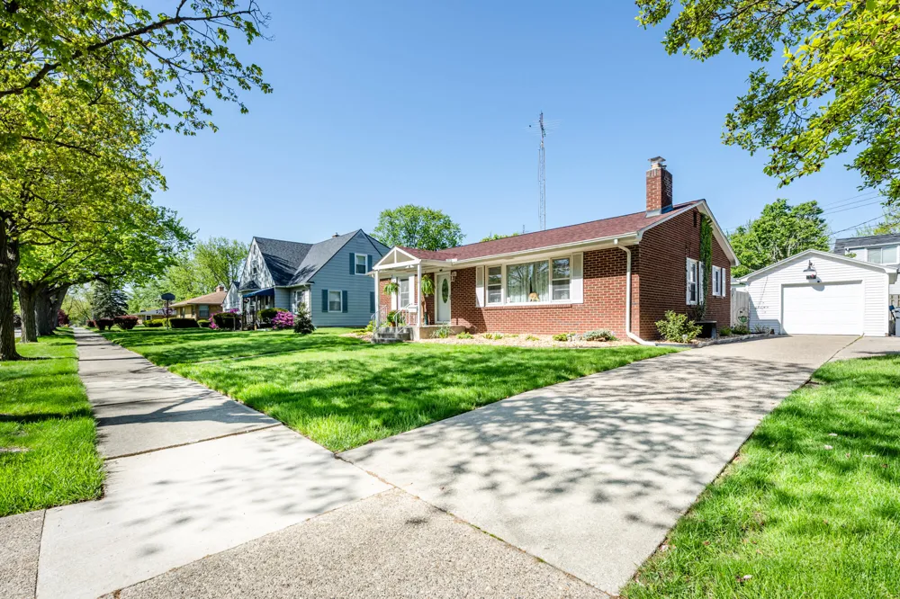 2716 Thayer Drive St. Joseph, MI 49085
