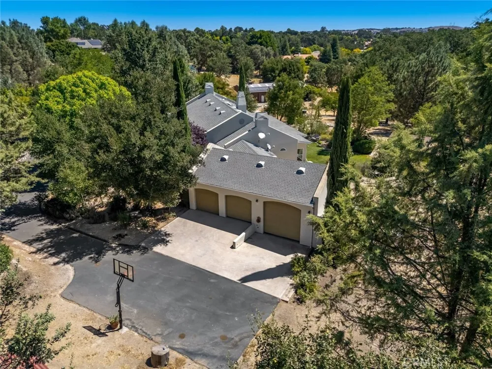 1457 Brambles Court Templeton, CA 93465