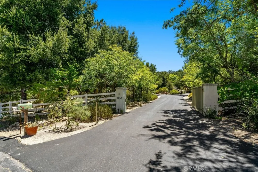 1457 Brambles Court Templeton, CA 93465
