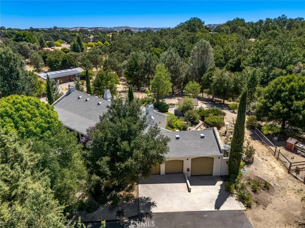 1457 Brambles Court Templeton, CA 93465