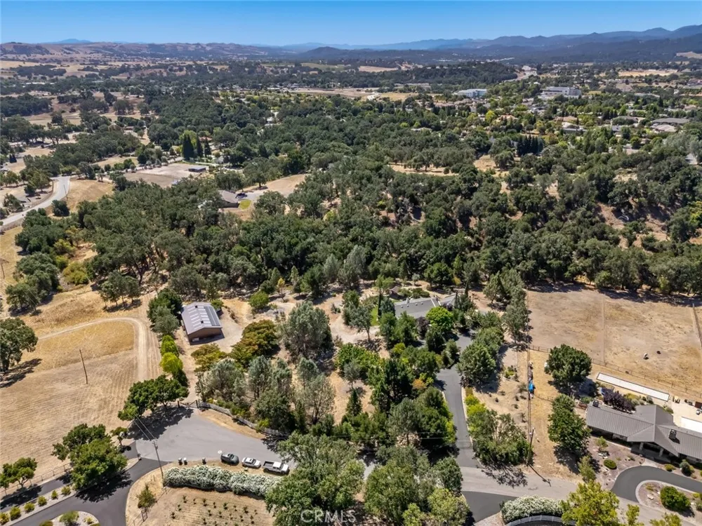 1457 Brambles Court Templeton, CA 93465