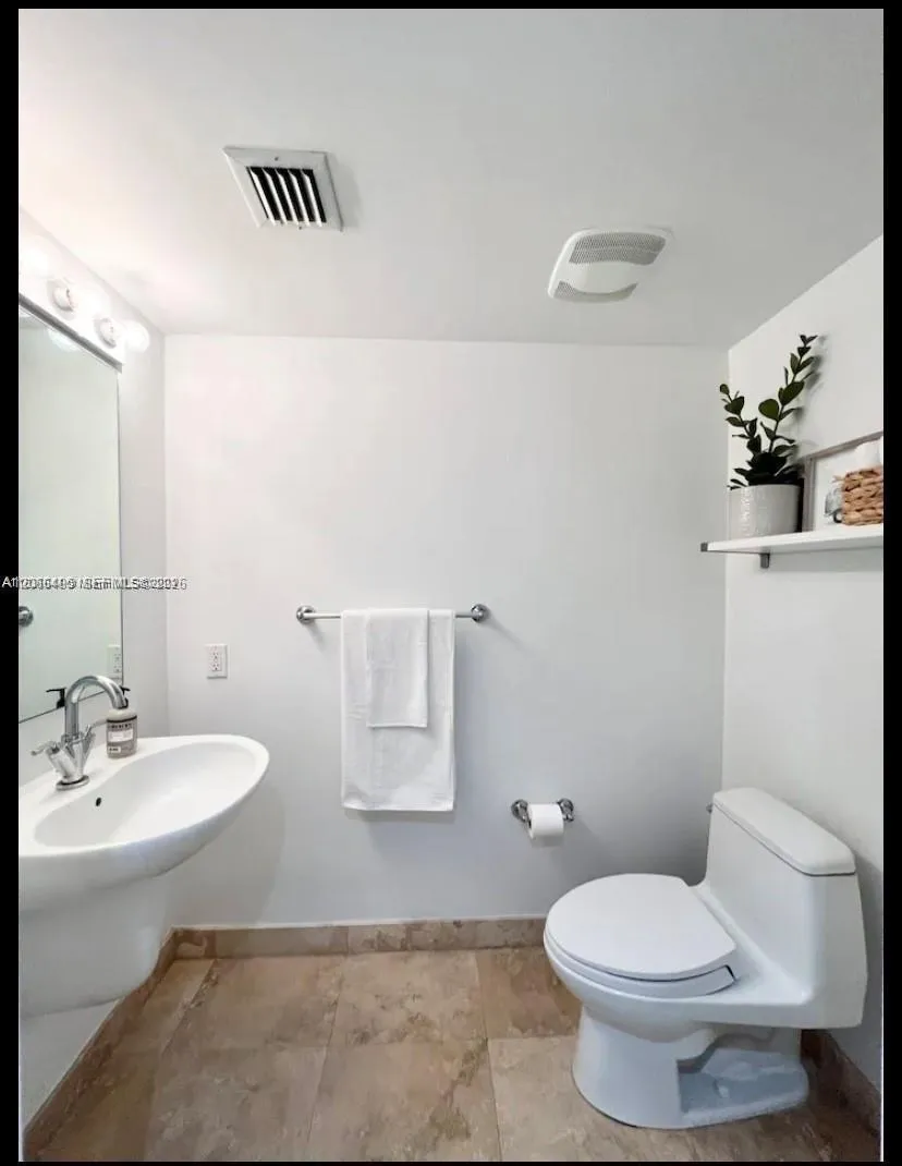 41 SE 5th St #414 Miami, FL 33131
