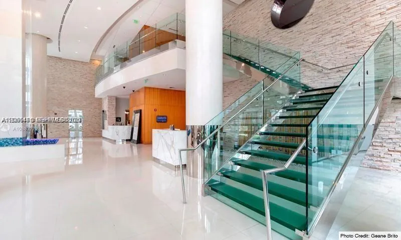 41 SE 5th St #414 Miami, FL 33131