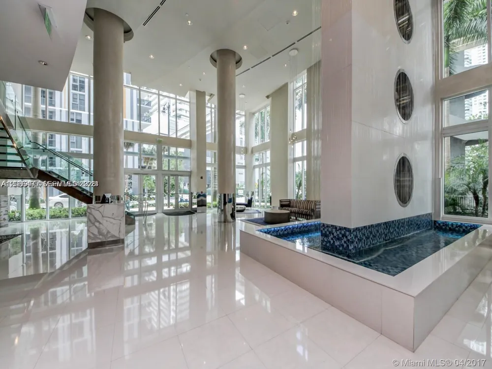 41 SE 5th St #414 Miami, FL 33131