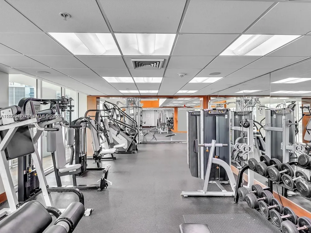 41 SE 5th St #414 Miami, FL 33131