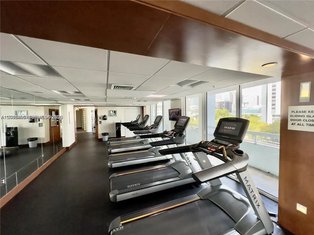 41 SE 5th St #414 Miami, FL 33131