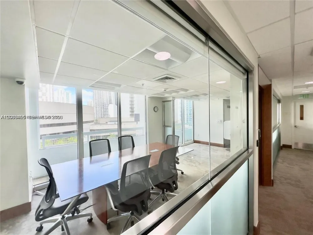 41 SE 5th St #414 Miami, FL 33131