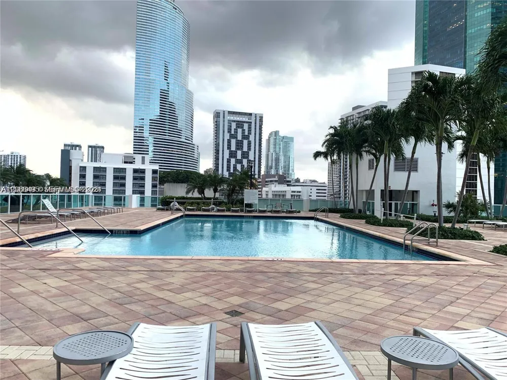41 SE 5th St #414 Miami, FL 33131