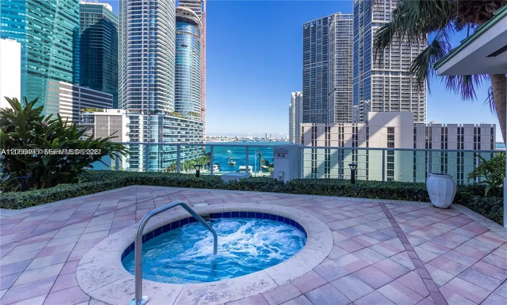41 SE 5th St #414 Miami, FL 33131