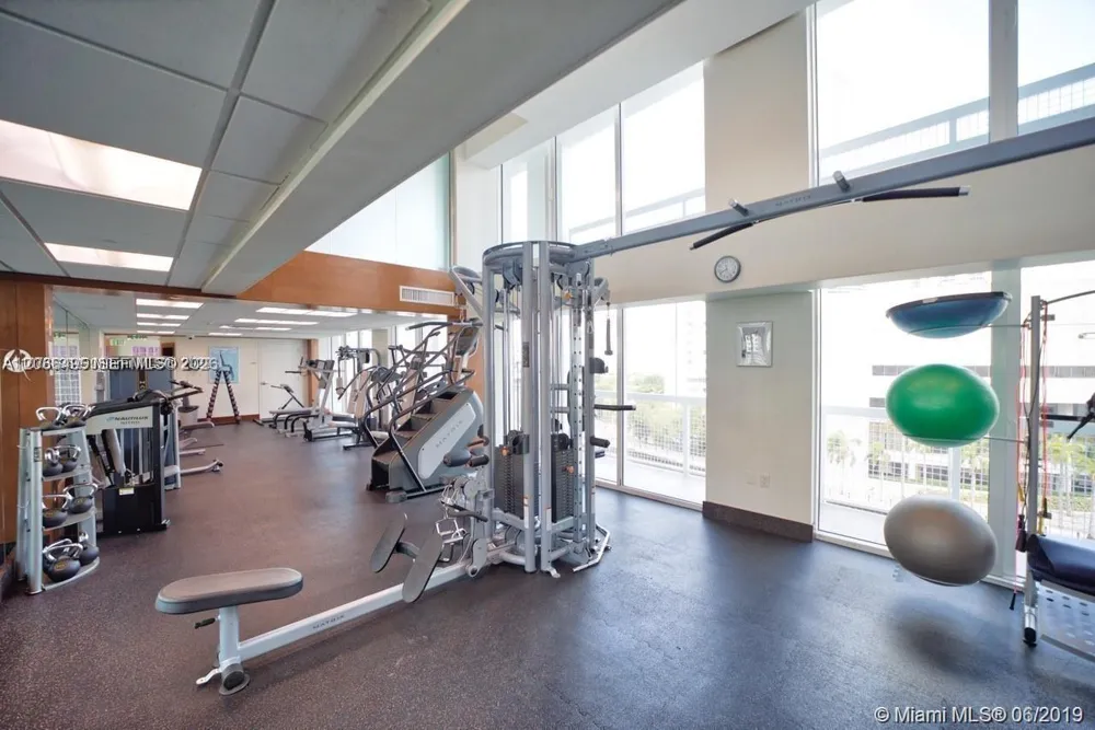 41 SE 5th St #414 Miami, FL 33131