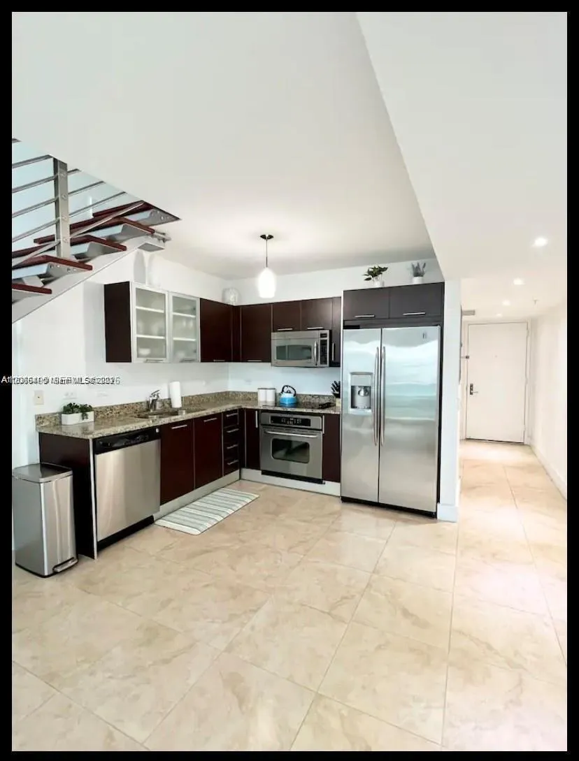 41 SE 5th St #414 Miami, FL 33131