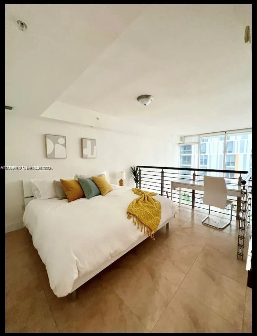 41 SE 5th St #414 Miami, FL 33131