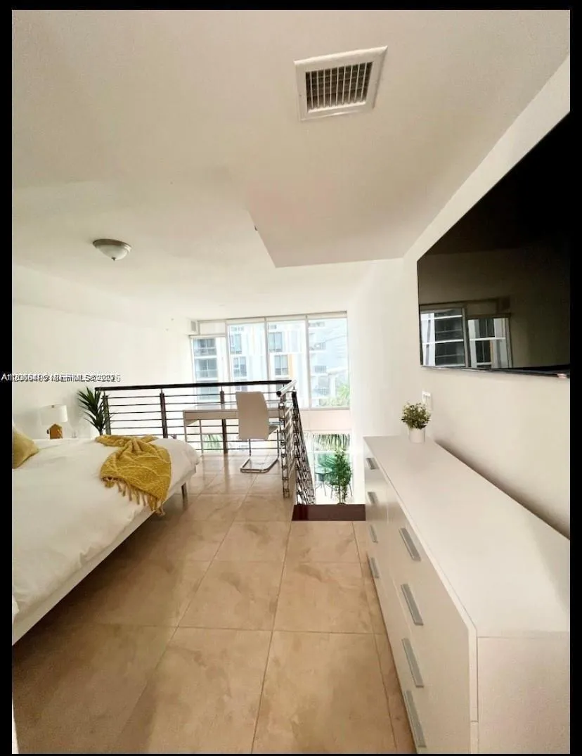 41 SE 5th St #414 Miami, FL 33131