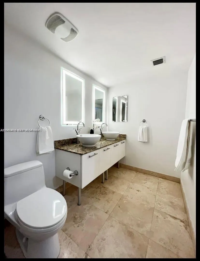 41 SE 5th St #414 Miami, FL 33131