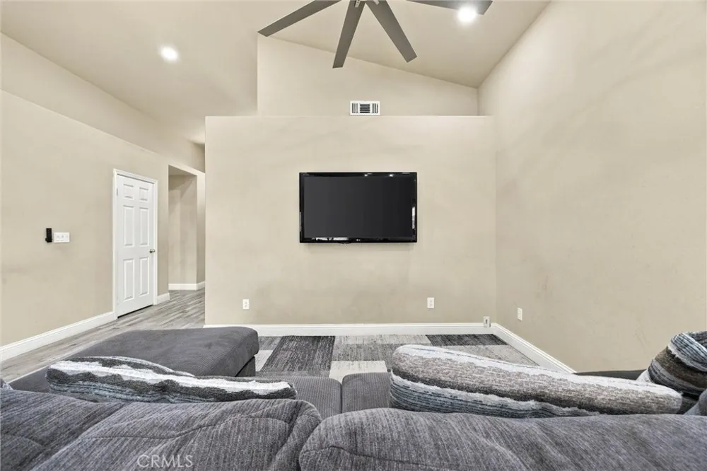 2303 Trentino Bakersfield, CA 93313
