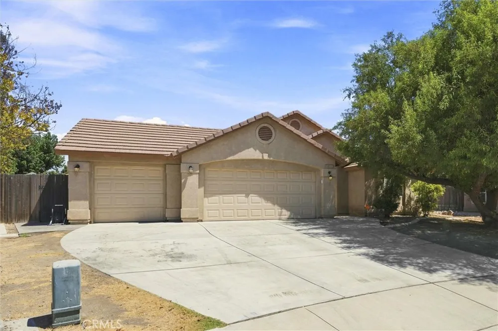 2303 Trentino Bakersfield, CA 93313