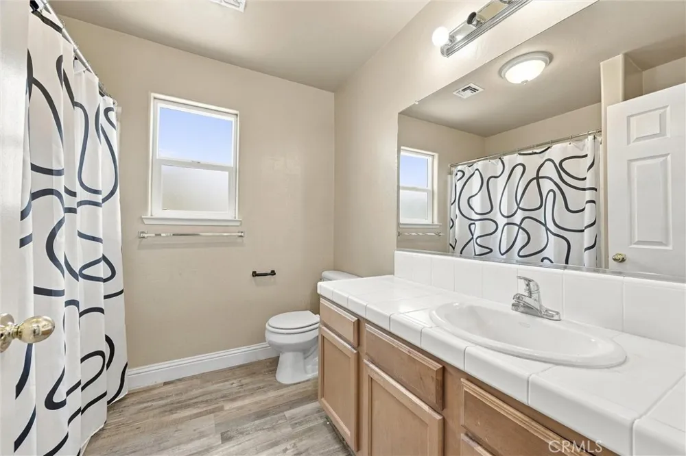 2303 Trentino Bakersfield, CA 93313