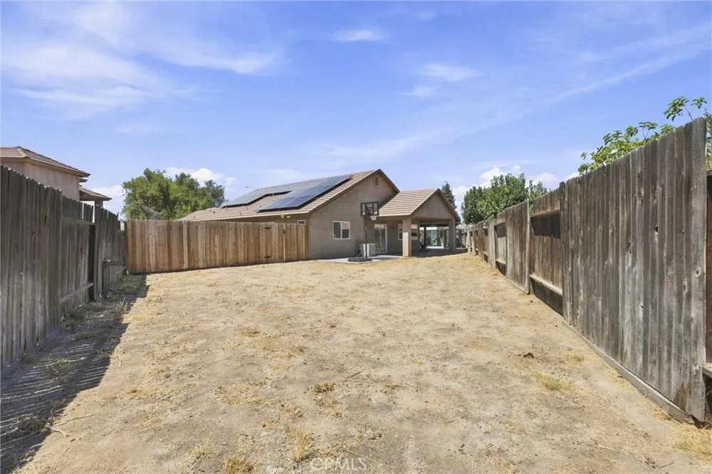 2303 Trentino Bakersfield, CA 93313