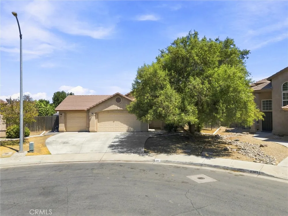 2303 Trentino Bakersfield, CA 93313