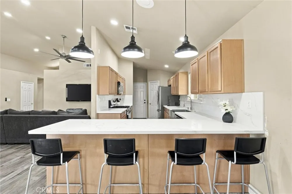 2303 Trentino Bakersfield, CA 93313