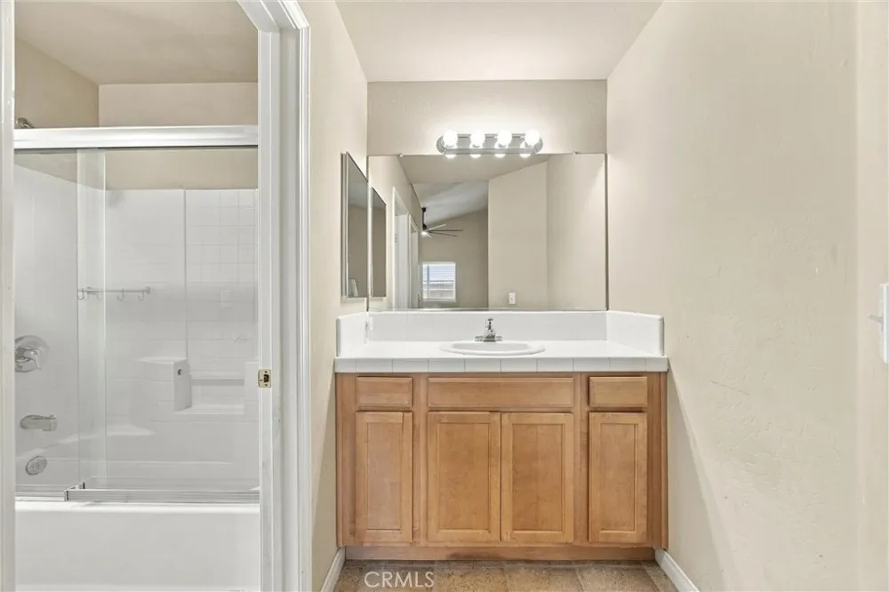 2303 Trentino Bakersfield, CA 93313