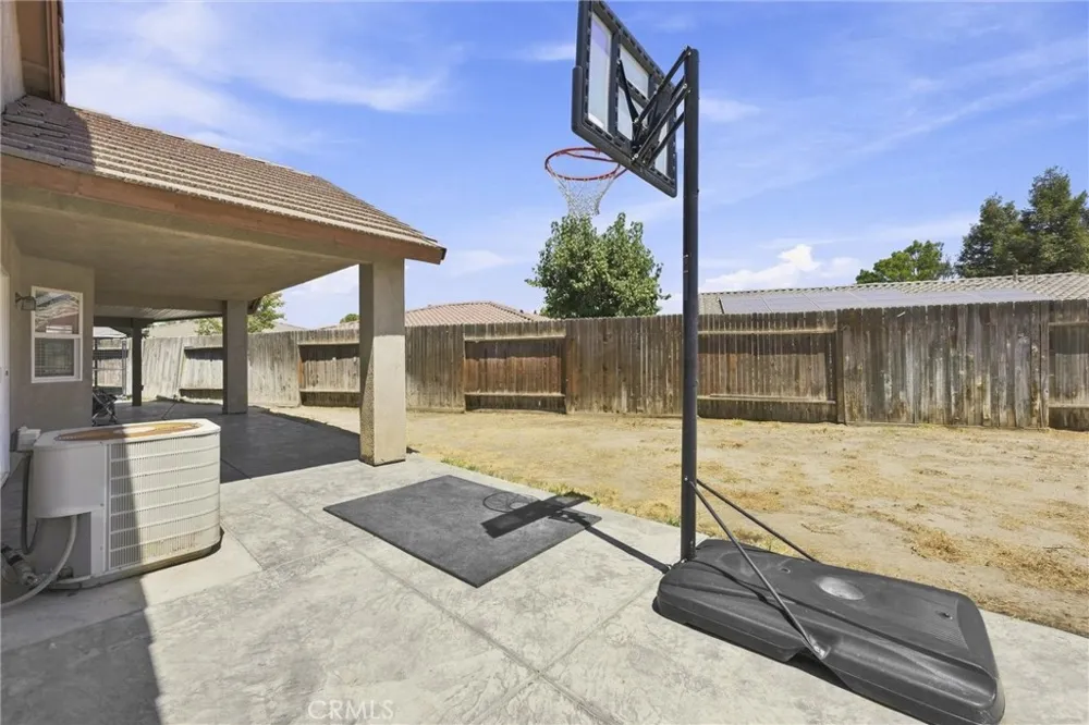 2303 Trentino Bakersfield, CA 93313