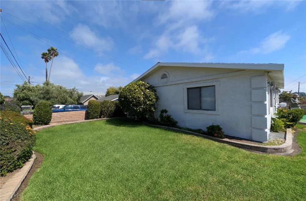 296 8th Grover Beach, CA 93433