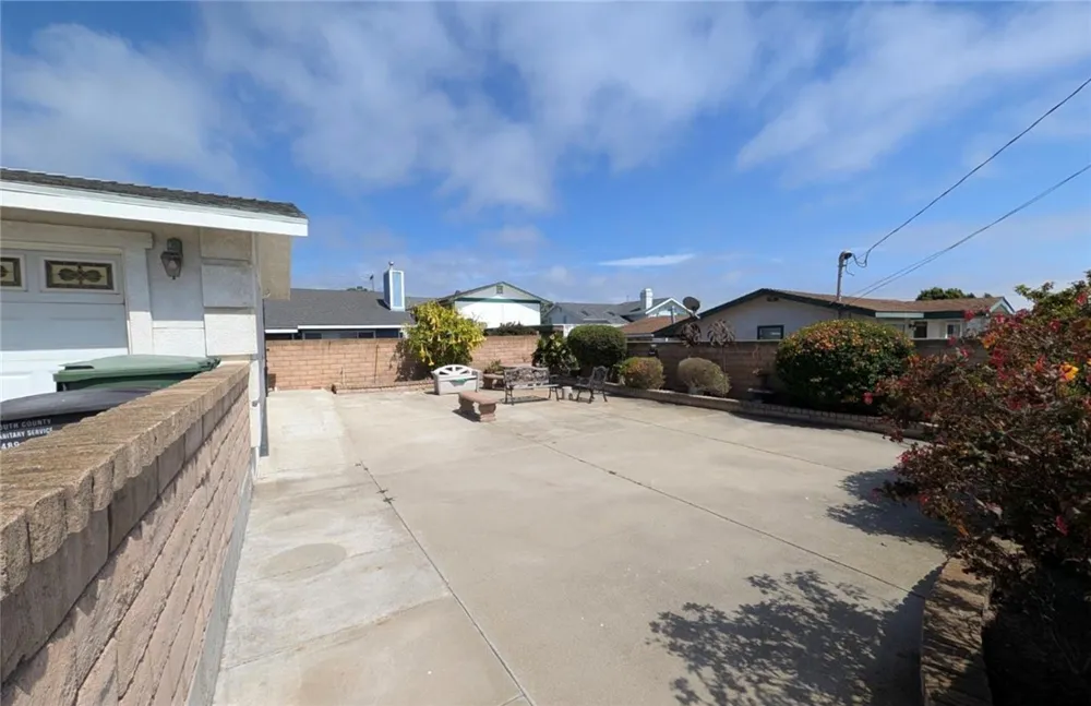 296 8th Grover Beach, CA 93433