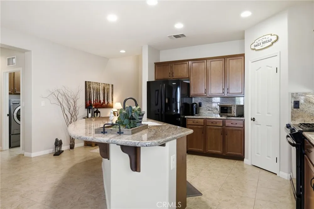 12422 Winger Street Bakersfield, CA 93312