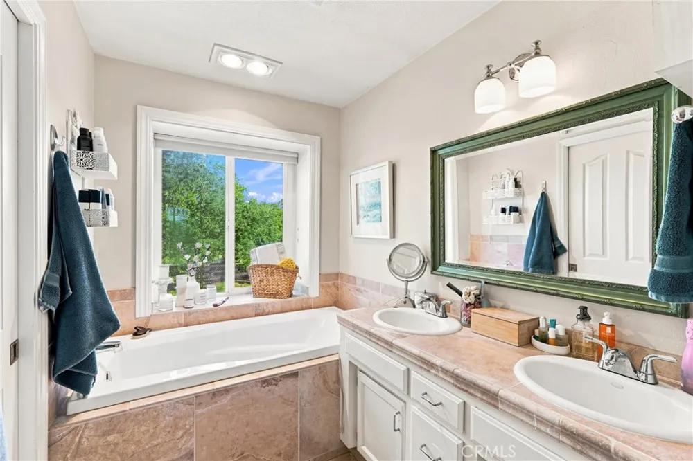 5680 High Ridge Paso Robles, CA 93446