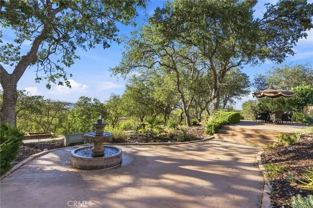 5680 High Ridge Paso Robles, CA 93446