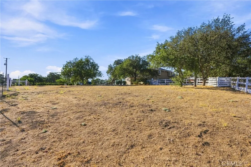5680 High Ridge Paso Robles, CA 93446