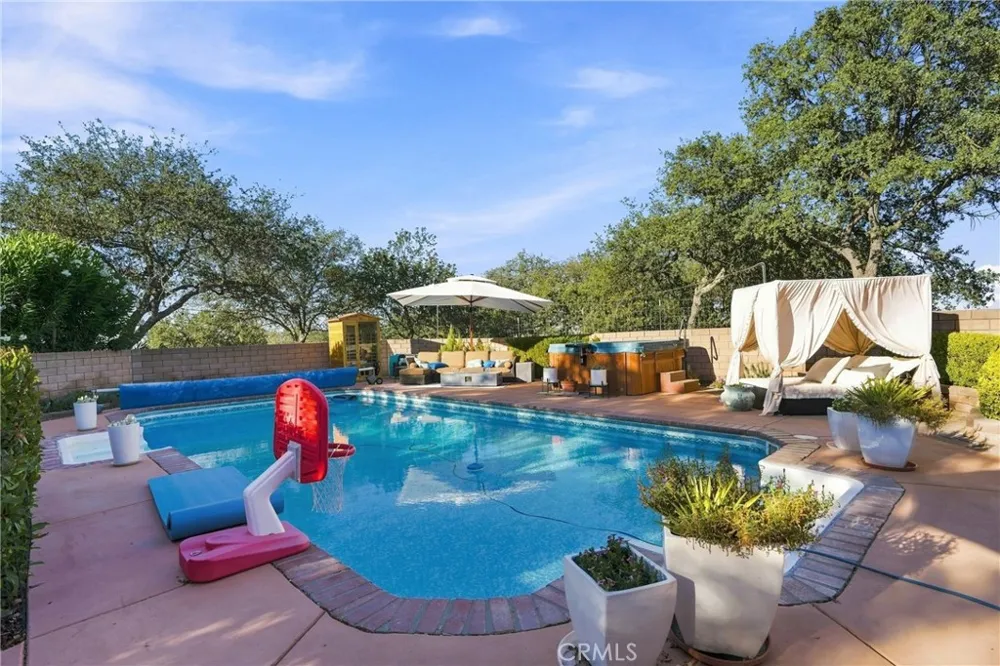 5680 High Ridge Paso Robles, CA 93446