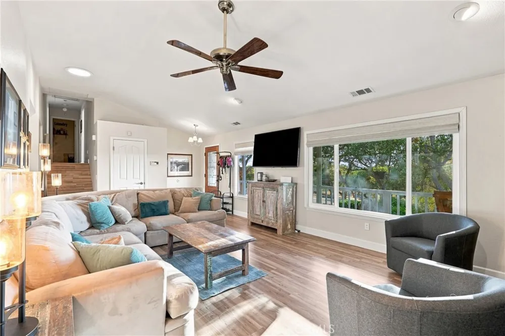 5680 High Ridge Paso Robles, CA 93446