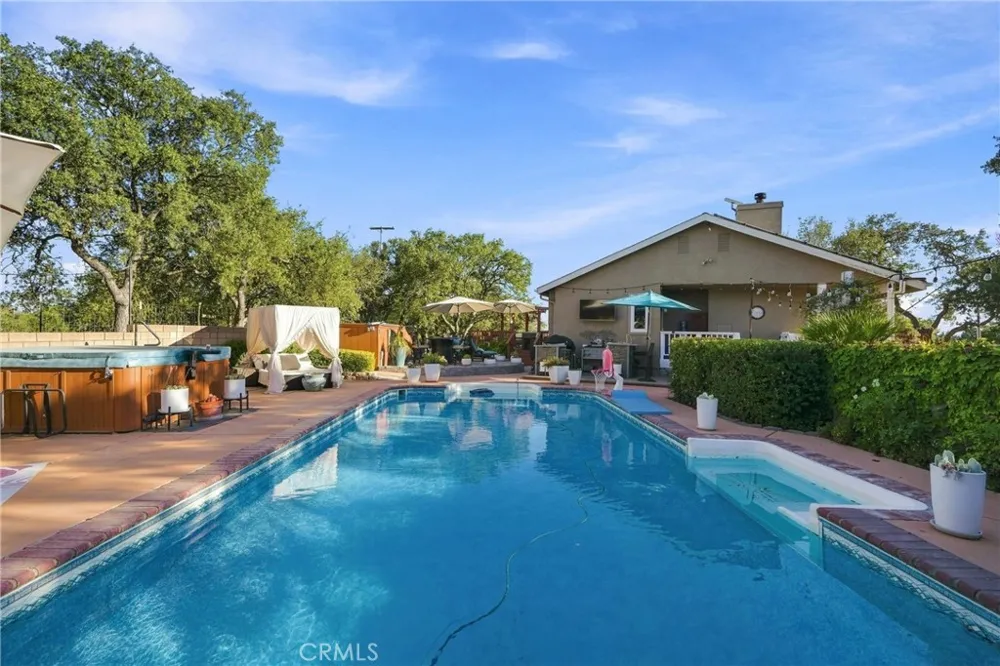 5680 High Ridge Paso Robles, CA 93446