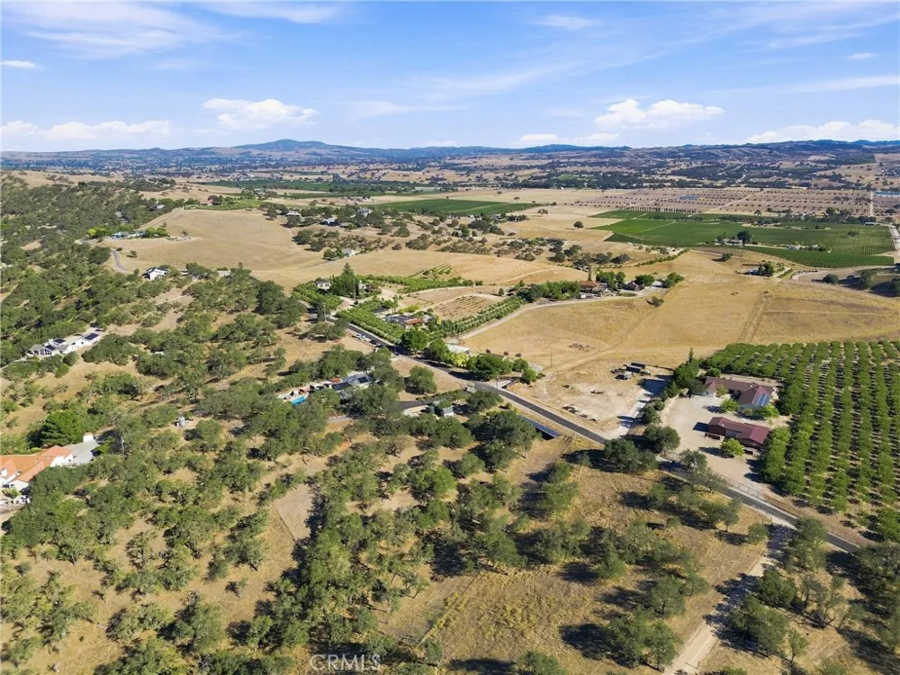 5680 High Ridge Paso Robles, CA 93446