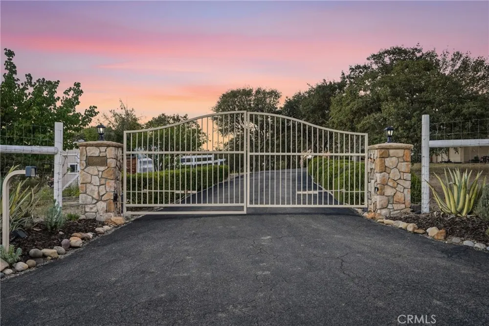 5680 High Ridge Paso Robles, CA 93446