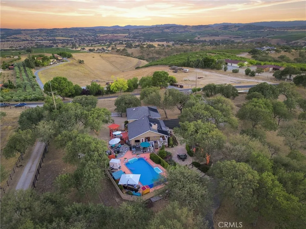 5680 High Ridge Paso Robles, CA 93446