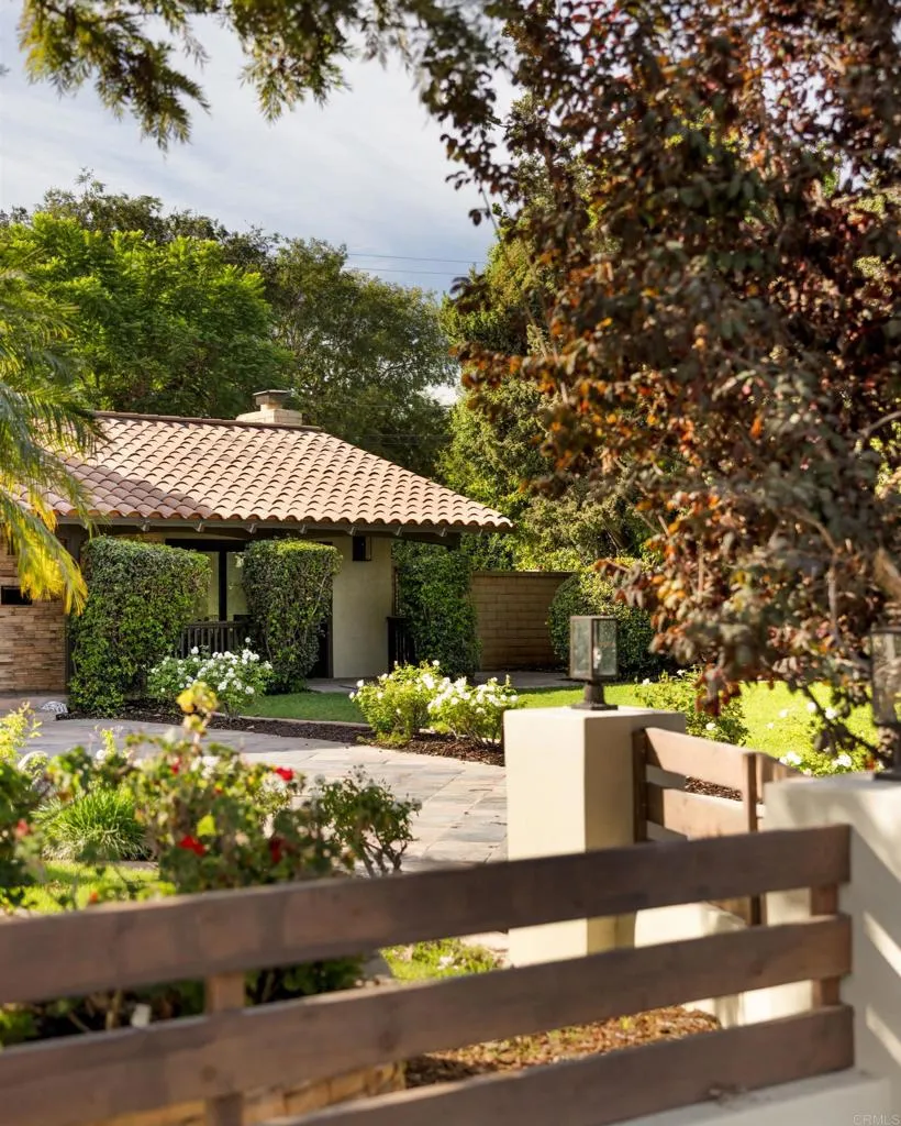 12441 La Bella Dr North Tustin, CA 92705