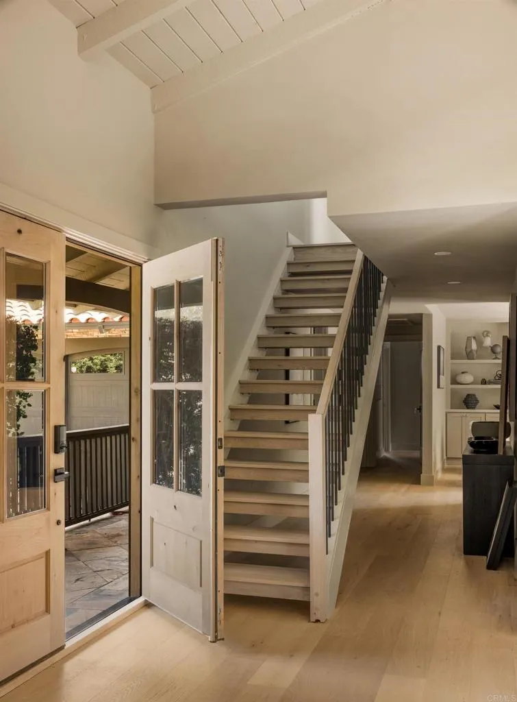 12441 La Bella Dr North Tustin, CA 92705