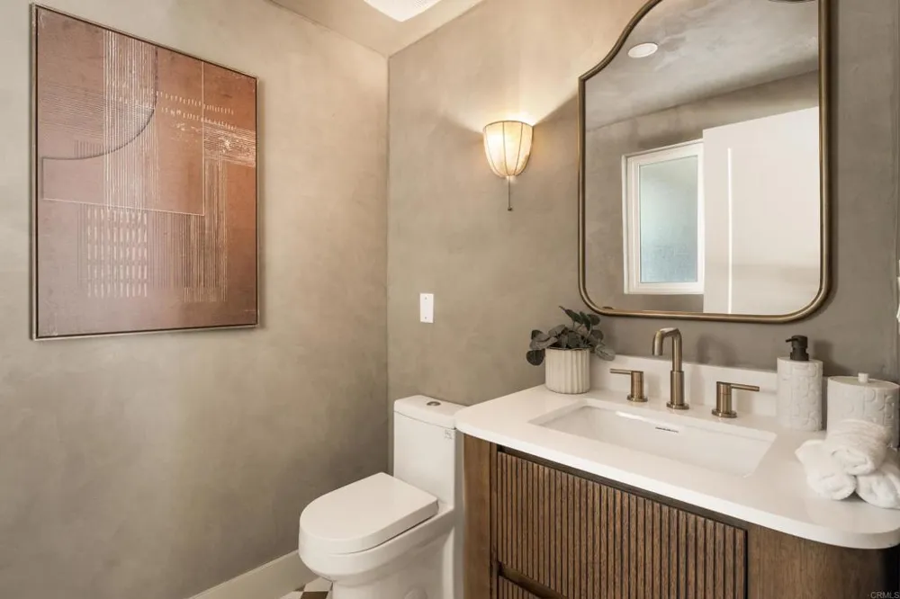 12441 La Bella Dr North Tustin, CA 92705