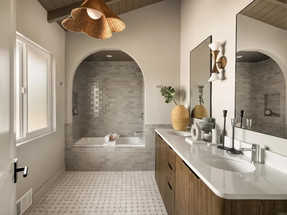 12441 La Bella Dr North Tustin, CA 92705