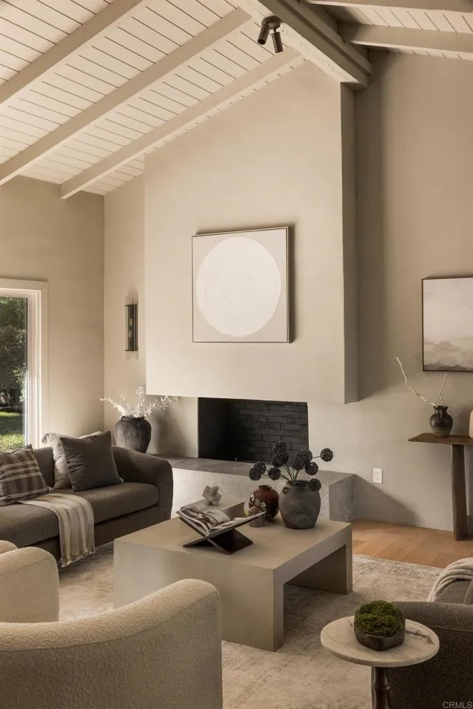 12441 La Bella Dr North Tustin, CA 92705